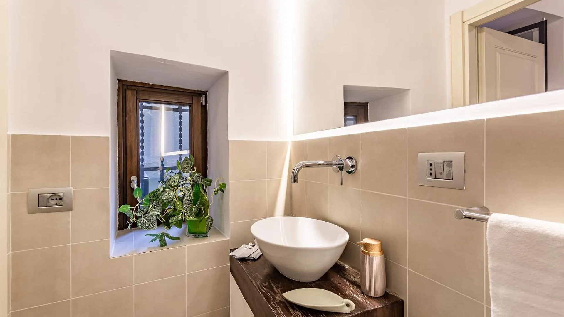 Apartment Iflat Modern & Comfortable Apt In Trastevere Rome